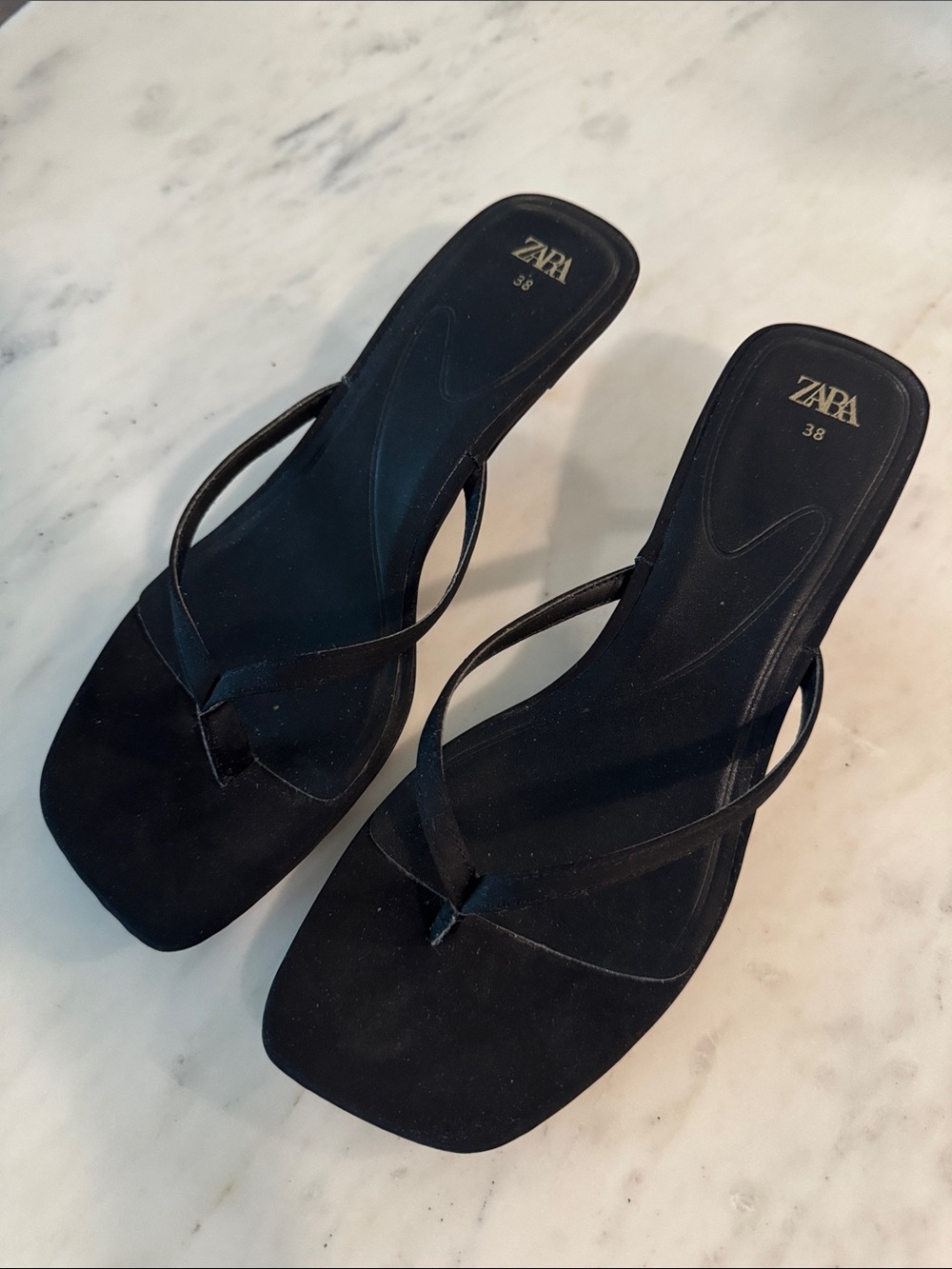 Zara Black Square-Toe Minimal Thong Kitten Heel Sandals - Picture 3 of 6